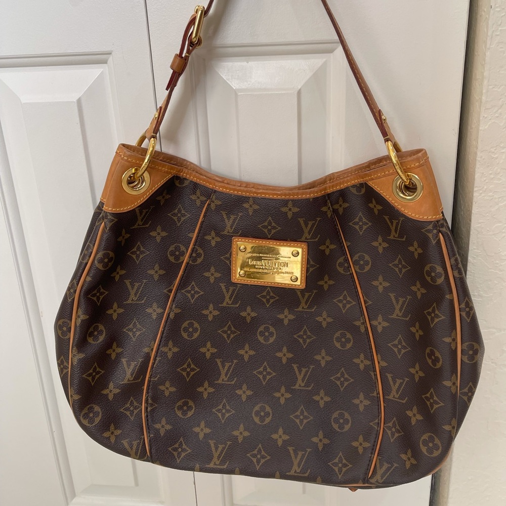 AUTHENTIC Louis Vuitton Galliera PM bag